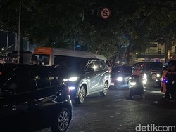 Macet Parah di Tamansari Bandung Akibat Demo