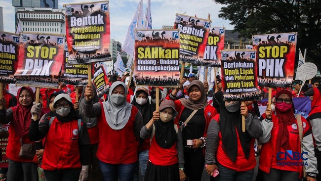 Upah Tercekik, Harga Pangan Naik 30%: Buruh Indonesia Terjepit