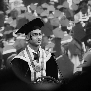 Pratama Arhan Pamer Foto Wisuda, Asnawi hingga Rizky Ridho Tanya soal Kekasih