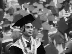 Pratama Arhan Pamer Foto Wisuda, Asnawi hingga Rizky Ridho Tanya soal Kekasih