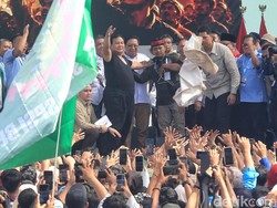 Video: Massa Aksi May Day Tinggalkan Kawasan Monas