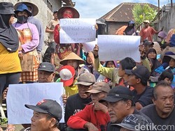 Puluhan Pemulung Putri Cempo Gelar Aksi gegara Tak Bisa Pilah Sampah di Blok D