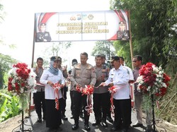 Kapolres Kediri Resmikan Jembatan Merah Putih Presisi
