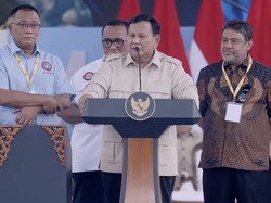 Prabowo Sapa Pramono di May Day: Bowonya Sama, Partainya Lain Nggak Apa-apa