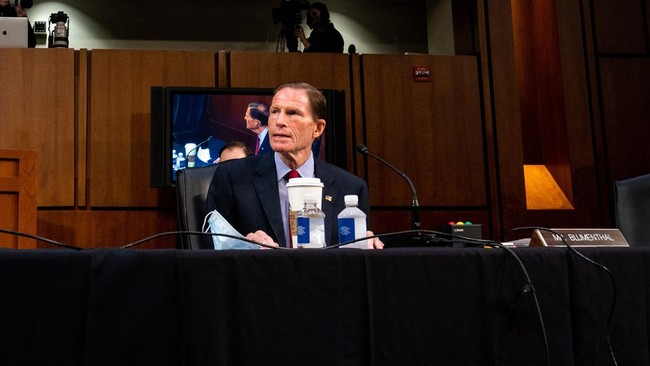 Senator AS dari Demokrat Richard Blumenthal mengatakan ada kemungkinan Presiden Donald Trump menggempur Iran lagi meski sedang gencatan senjata.
