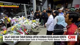 VIDEO: Salat Gaib dan Doa Bersama Untuk Korban Kecelakaan Kereta