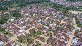 FOTO: Banjir Rendam Ratusan Rumah di Jambi