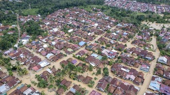 FOTO: Banjir Rendam Ratusan Rumah di Jambi
