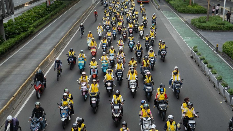 Lawan Cuaca Panas&comma; Ini Tips Pengendara Motor Bisa Tetap Wangi Saat Berkendara