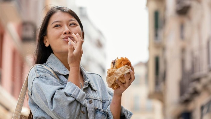 Hati-Hati, 3 Makanan Favorit Banyak Orang Ini Bisa Bikin Berat Badan Susah Turun