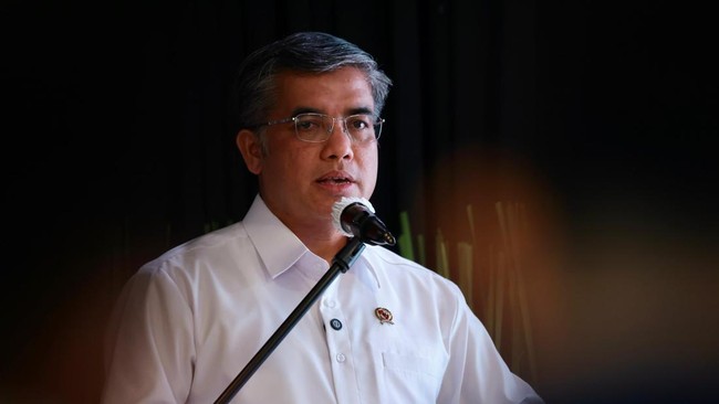 Yassierli Akui Outsourcing Kebablasan, Pekerjaan Inti Ikut Dialihkan