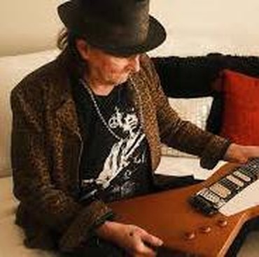 41 Tahun Hilang, Gitar Legendaris Richie Sambora Tiba-tiba Muncul di Paris