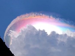 Viral Awan Pelangi Muncul di Langit Jonggol Bogor, BMKG: Bukan Tanda Bahaya