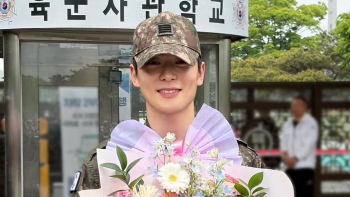 Jaehyun NCT Resmi Menyelesaikan Wamil Hari Ini, Simak Potretnya!