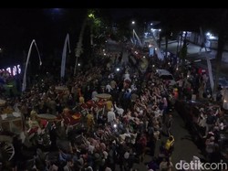 Kemeriahan Prosesi Kirab Mahkota Bino Kasih di Sumedang