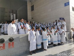 Kloter 3 Jakarta-Banten Berangkat Umrah Wajib, Lansia Dijadwalkan Malam Hari