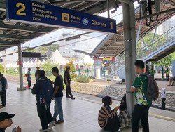KRL Cikarang Berangsur Normal, Stasiun Bekasi Timur Kembali Pulih