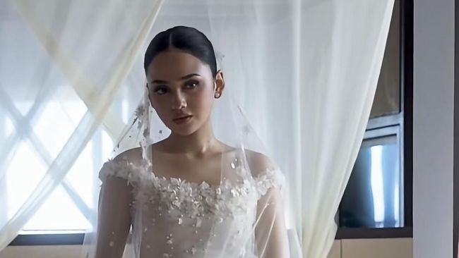 Ethereal! Detail Gaun 3D Syifa Hadju di Resepsi Bali Curi Perhatian