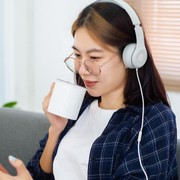 3 Ciri Kepribadian Orang yang Suka Mendengarkan Podcast