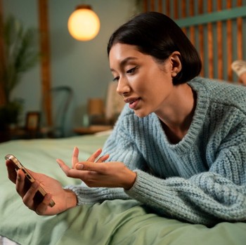 4 Ciri Kepribadian Orang yang Nggak Update Pasangan di Medsos
