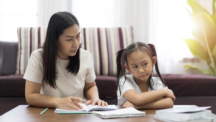 6 Cara Sederhana Agar Anak Mau Mendengarkan Tanpa Harus Marah Menurut Pakar