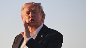 Trump Klaim Iran Mulai Lunak Mau Berunding & Restui AS Kawal Hormuz