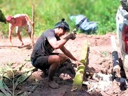 Sopir di Krayan Swadaya Rp 20 Juta Bangun Jalan Agar Sembako Sampai ke Warga
