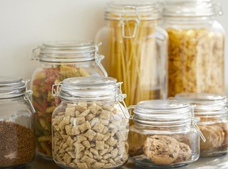 Toples Makanan Estetik & Fungsional, Solusi Simpan Rapi ala Dapur Modern!