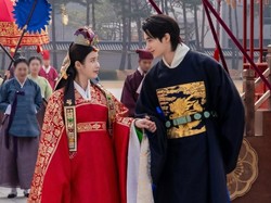 7 Momen Romantis Pernikahan-Malam Pertama IU & Byeon Woo Seok Bikin Salting