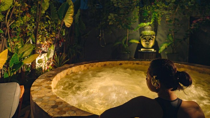 Kamar Solek House of Tugu Jakarta yang tawarkan rooftop jacuzzi