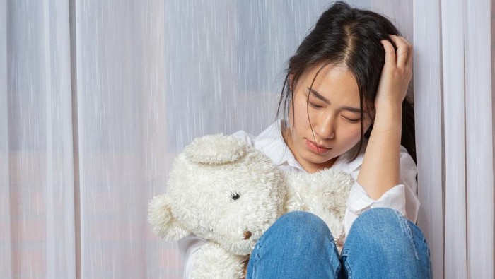 5 Tanda Perempuan Kehilangan Diri Sendiri dalam Hubungan