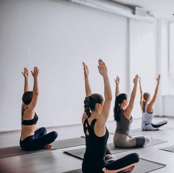 6 Manfaat Rutin Yoga di Pagi Hari untuk Kesehatan Fisik dan Mental