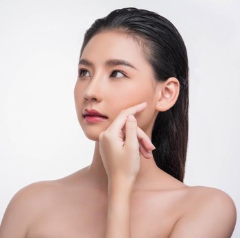 4 Kebiasaan yang Menyebabkan Kulit Wajah Kering