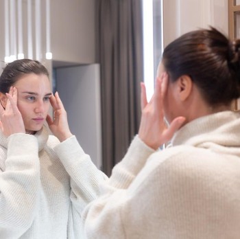 5 Kebiasaan Rutin yang Wajib Dilakukan Perempuan Usia 40-an Agar Awet Muda