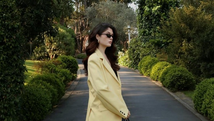Tips Mix-and-Match Warna Butter Yellow agar Makin Standout