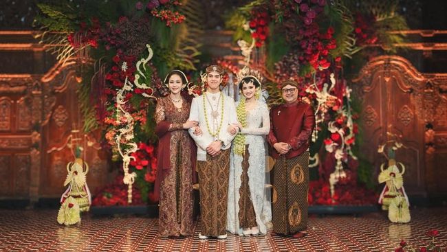 Deretan Perhiasan Mewah Maia Estianty di Pernikahan El Rumi