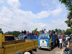 Warga Demo ke Kantor Bupati, Tagih Janji Tambang di Bogor Barat