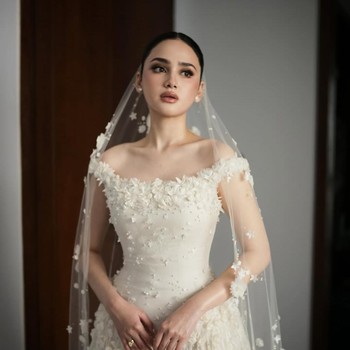 Pesona Elegan Syifa Hadju di Resepsi Bali, Perpaduan Makeup Glowy dan Sleek Hair