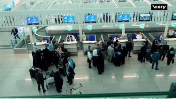 Bandara Iran Penuh Jemaah Haji di Tengah Ketegangan Regional