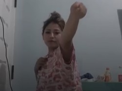 Viral Wanita Diduga di Sidrap Pamer Payudara saat Live TikTok, Polisi Usut