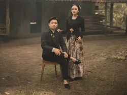 7 Gaya Prewedding Aksa Uyun Putra Soimah Pakai Busana Jawa Klasik bak Bangsawan