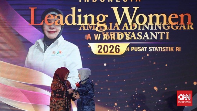 Kepala BPS Amalia Adininggar Widyasanti meraih Outstanding Leader in National Data Governance and Statistical System di CNN Indonesia Leading Women Awards 2026.