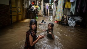 FOTO: Banjir Masih Rendam 18 RT di Jakarta