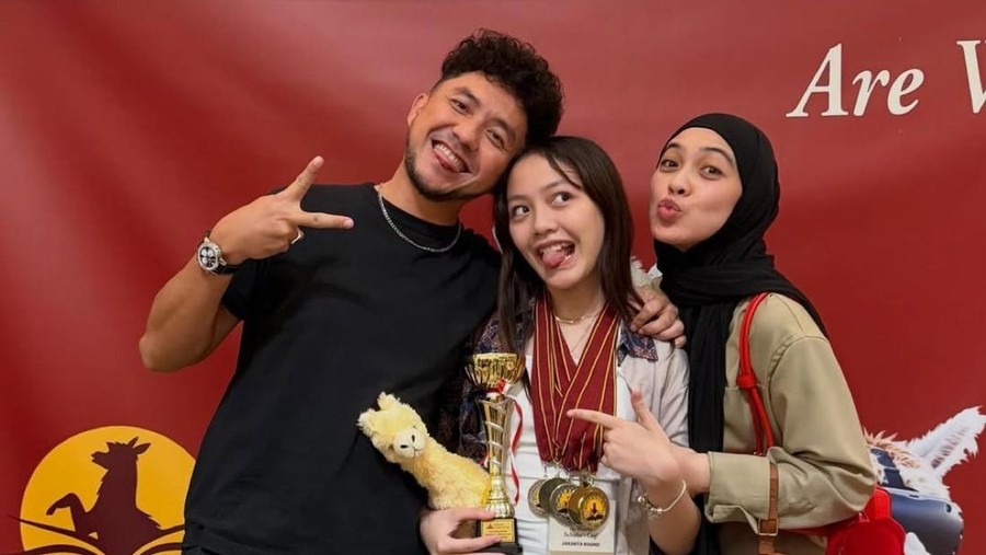 Putri Omesh & Dian Ayu Lestari