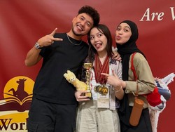 Putri Omesh dan Dian Ayu Borong Banyak Medali di Kompetisi World Scholar's Cup