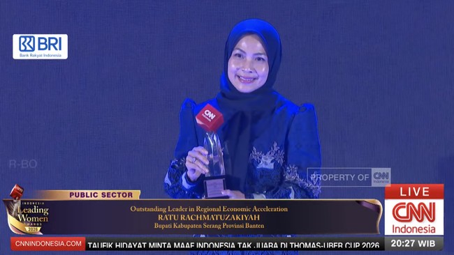 Bupati Serang Ratu Rachmatuzakiyah berhasil meraih penghargaan Outstanding Leader in Regional Economic Acceleration dalam ajang Leading Women Awards 2026.