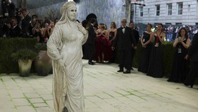FOTO: Heidi Klum Hingga Kylie Jenner Gunakan Busana Terburuk Met Gala