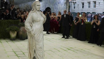 FOTO: Heidi Klum Hingga Kylie Jenner Gunakan Busana Terburuk Met Gala