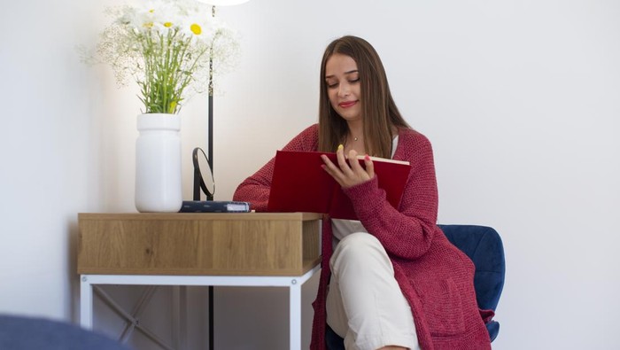 7 Cara Mengenali Orang dengan IQ Tinggi Dilihat dari Barang yang Ada di Rumahnya Menurut Ilmu Psikologi