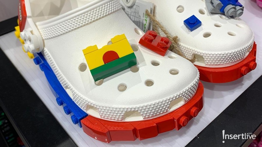 Kolaborasi Crocs dengan Lego